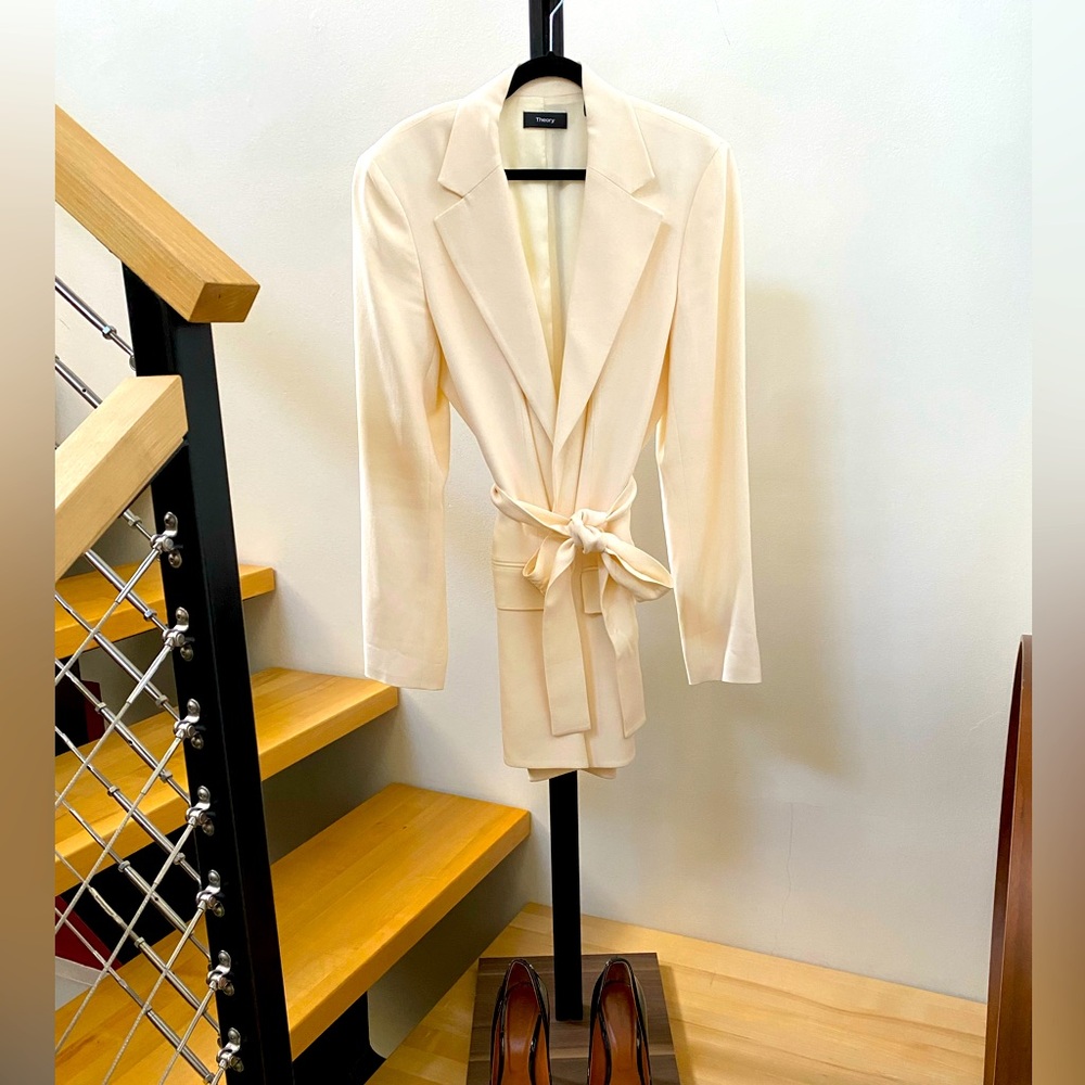 Theory blazer. Size 8. Cream color. Crepe fabric.